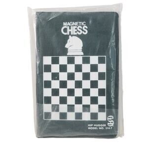 Vtg Travel Magnetic Chess Hip Hugger Model No 514-7 Green Complete